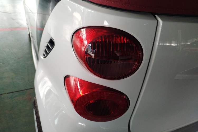 Used smart fortwo 2012 1.0 MHD Convertible Passion Edition Left Rear Taillight
