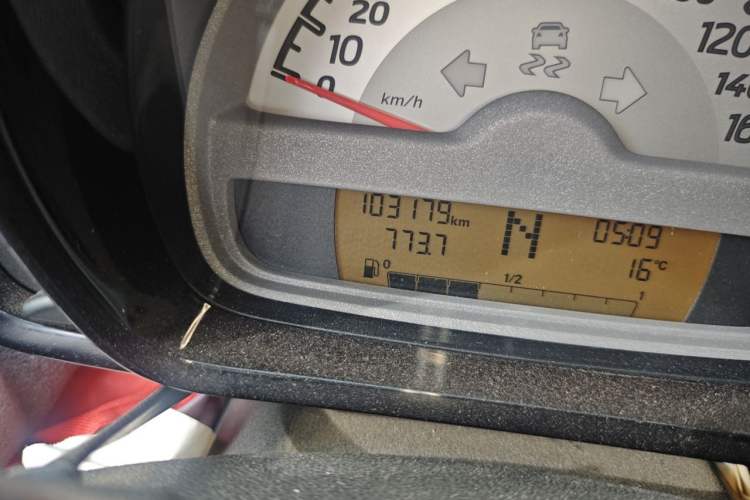 Used smart fortwo 2012 1.0T Hardtop Passion Edition Odometer Close Up