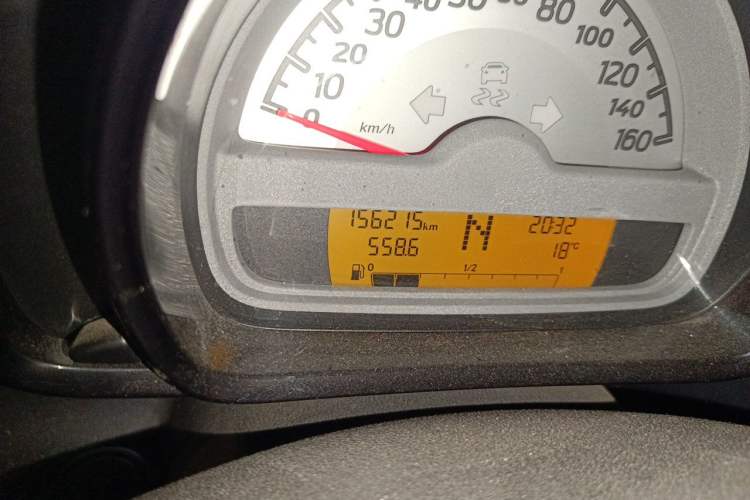 Used smart fortwo 2012 1.0 MHD Hardtop Standard Edition Odometer Close Up
