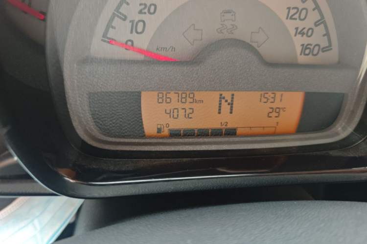 Used smart fortwo 2012 1.0 MHD Hardtop Standard Edition Odometer Close Up