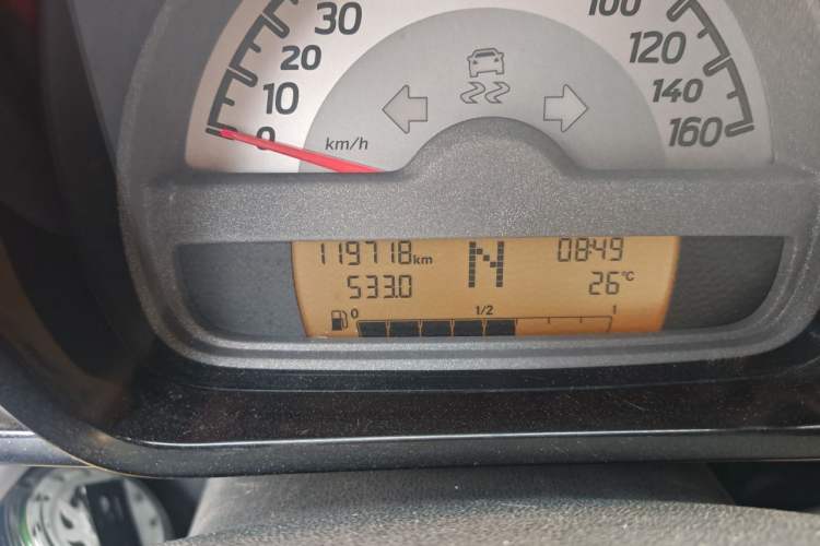 Used smart fortwo 2012 1.0 MHD Hardtop Standard Edition Odometer Close Up