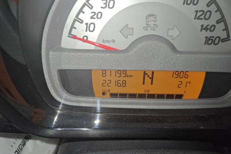 Used smart fortwo 2012 1.0 MHD Hardtop Standard Edition Odometer Close Up