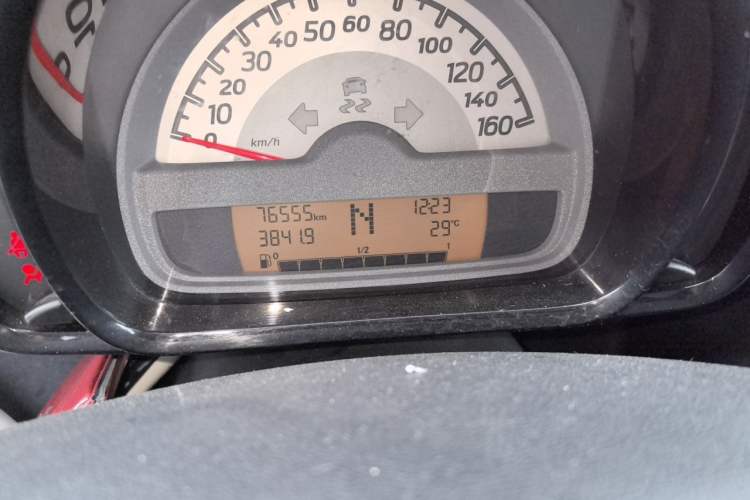 Used smart fortwo 2012 1.0 MHD Hardtop Standard Edition Odometer Close Up