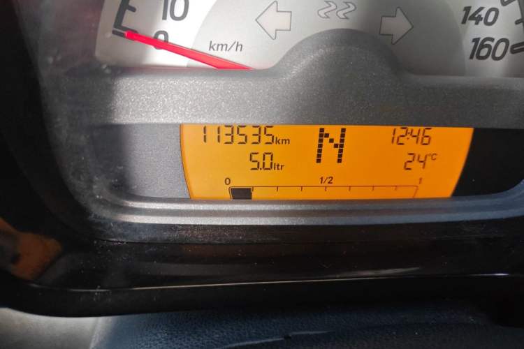 Used smart fortwo 2012 1.0 MHD Hardtop Standard Edition Odometer Close Up