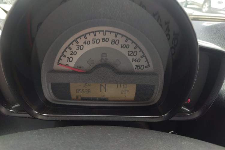 Used smart fortwo 2012 1.0 MHD Hardtop Standard Edition Odometer Close Up