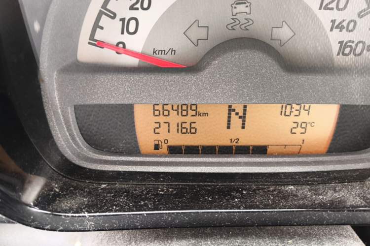 Used smart fortwo 2012 1.0 MHD Hardtop Standard Edition Odometer Close Up