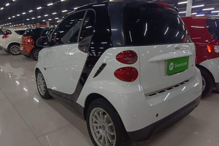 Used smart fortwo 2012 1.0 MHD Hardtop Standard Edition Rear Left 45 Deg