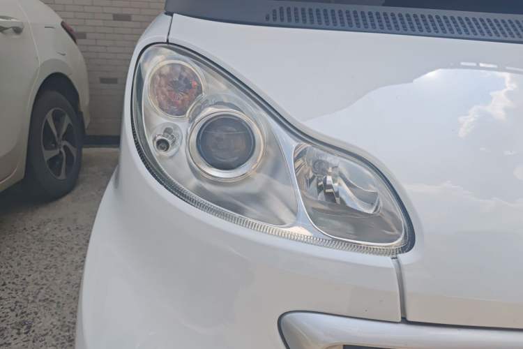 Used smart fortwo 2012 1.0 MHD Hardtop Comfort Edition Right Front Headlight