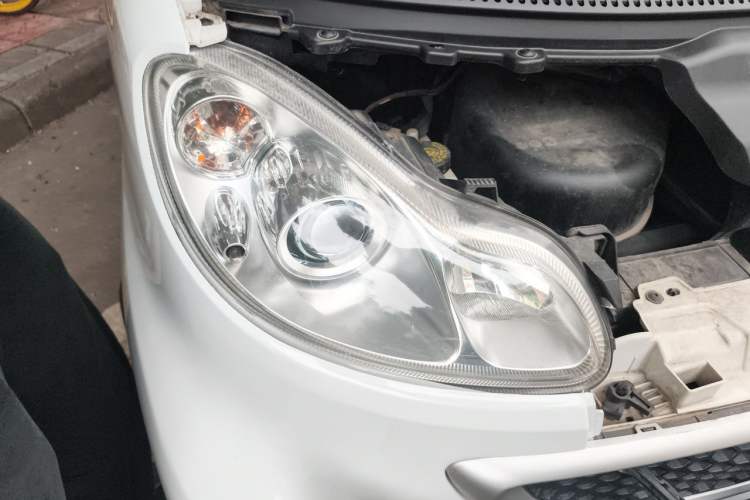 Used smart fortwo 2012 1.0 MHD Hardtop Comfort Edition Right Front Headlight