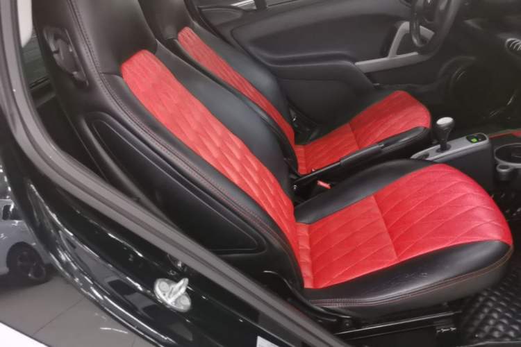 Used smart fortwo 2012 1.0 MHD Hardtop Standard Edition Right Front Seat