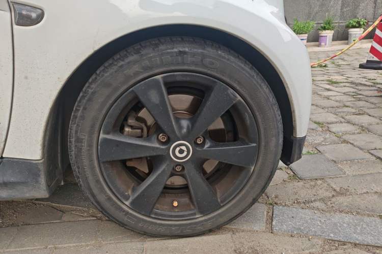 Used smart fortwo 2012 1.0 MHD Hardtop Standard Edition Right Front Wheel Hub