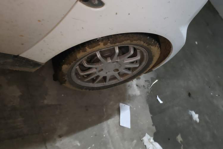 Used smart fortwo 2012 1.0 MHD Hardtop Standard Edition Right Front Wheel Hub