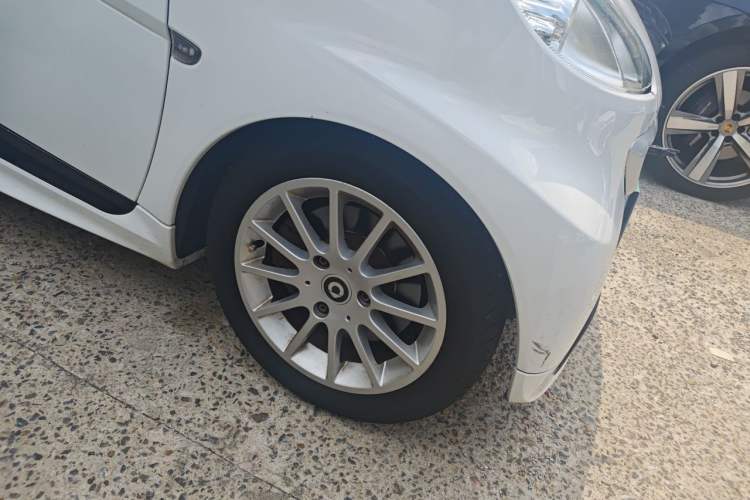 Used smart fortwo 2012 1.0 MHD Hardtop Comfort Edition Right Front Wheel Hub