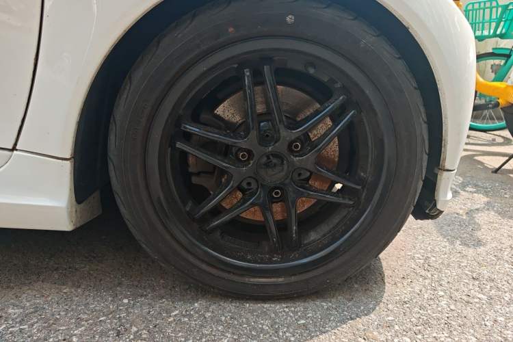Used smart fortwo 2012 1.0T Bosu Xclusive Edition Right Front Wheel Hub