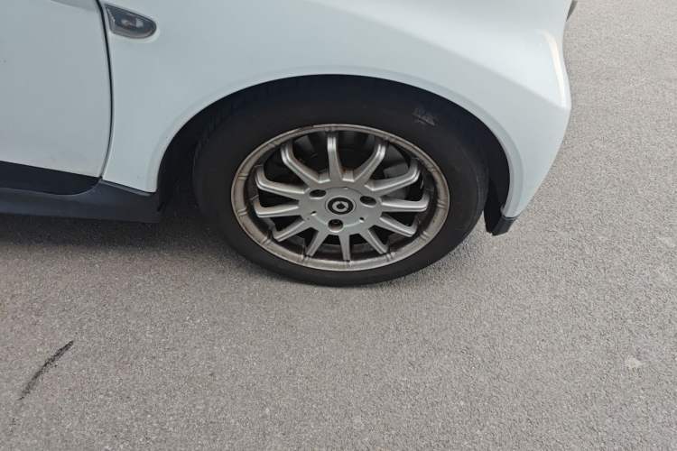 Used smart fortwo 2012 1.0 MHD Hardtop Standard Edition Right Front Wheel Hub