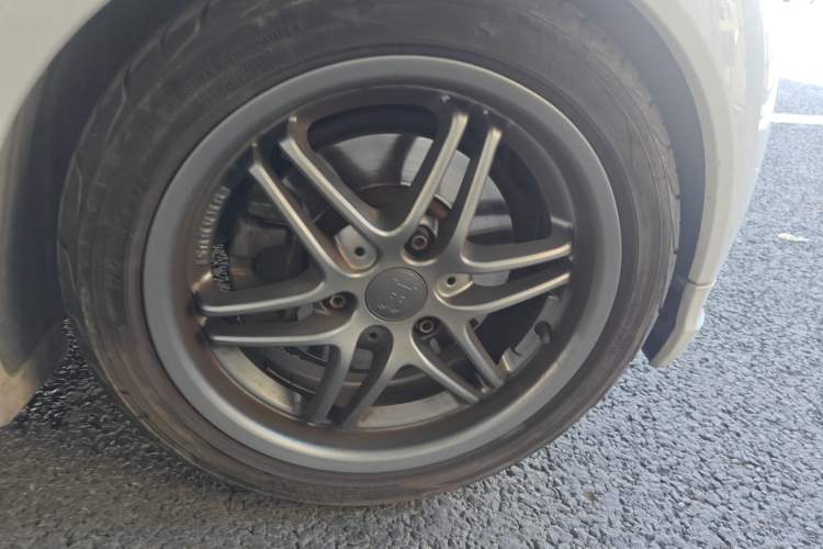 Used smart fortwo 2012 1.0T Bosu Xclusive Edition Right Front Wheel Hub