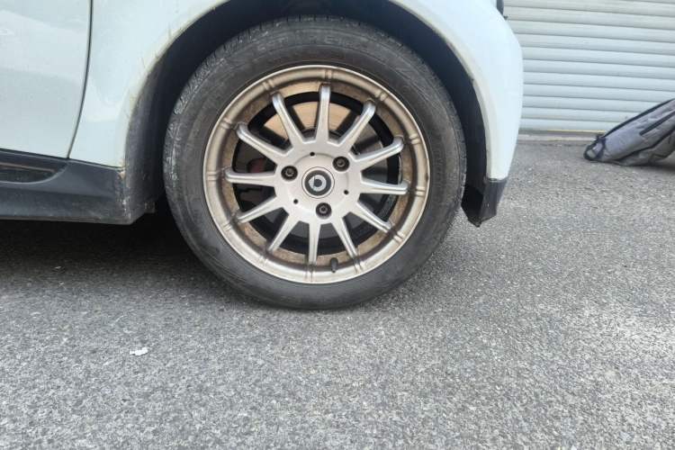 Used smart fortwo 2012 1.0 MHD Hardtop Standard Edition Right Front Wheel Hub