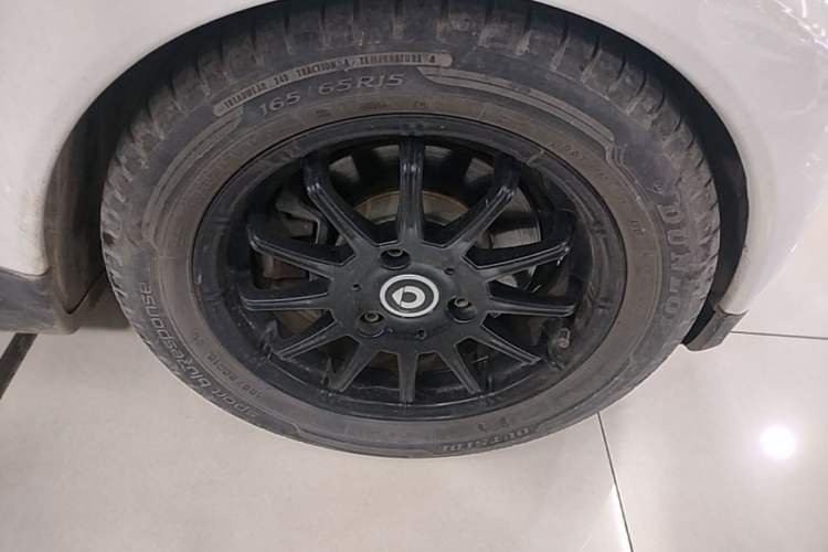 Used smart fortwo 2012 1.0 MHD Hardtop Standard Edition Right Front Wheel Hub