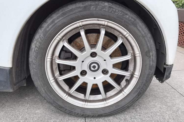 Used smart fortwo 2012 1.0 MHD Hardtop Standard Edition Right Front Wheel Hub