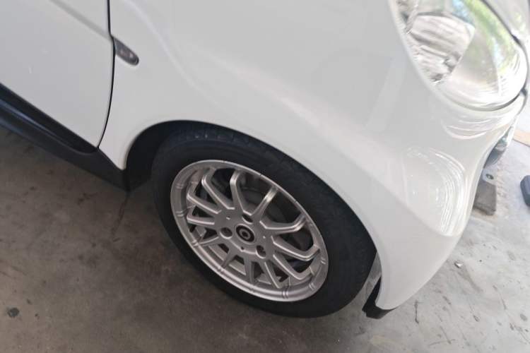Used smart fortwo 2012 1.0 MHD Hardtop Standard Edition Right Front Wheel Hub