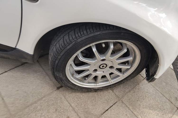 Used smart fortwo 2012 1.0 MHD Hardtop Standard Edition Right Front Wheel Hub