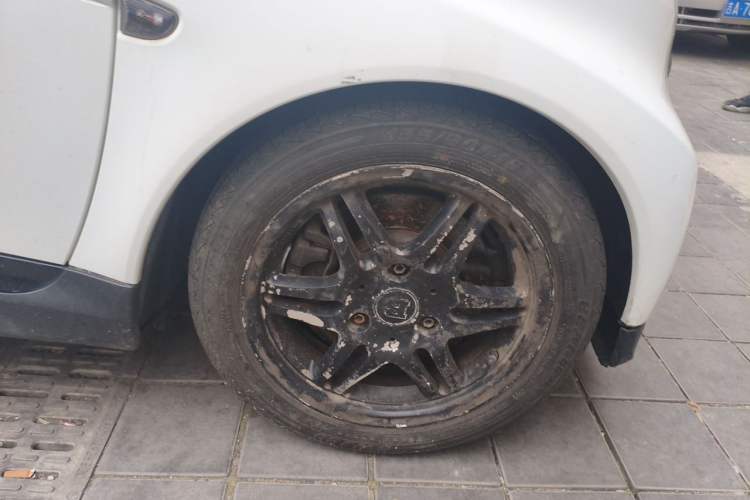Used smart fortwo 2012 1.0 MHD Hardtop Standard Edition Right Front Wheel Hub