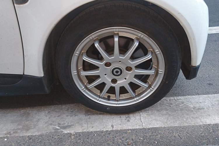 Used smart fortwo 2012 1.0 MHD Hardtop Standard Edition Right Front Wheel Hub