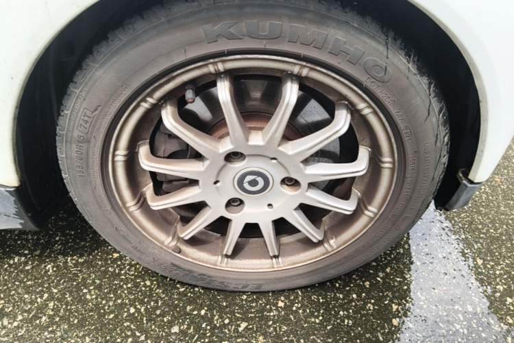 Used smart fortwo 2012 1.0 MHD Hardtop Standard Edition Right Front Wheel Hub