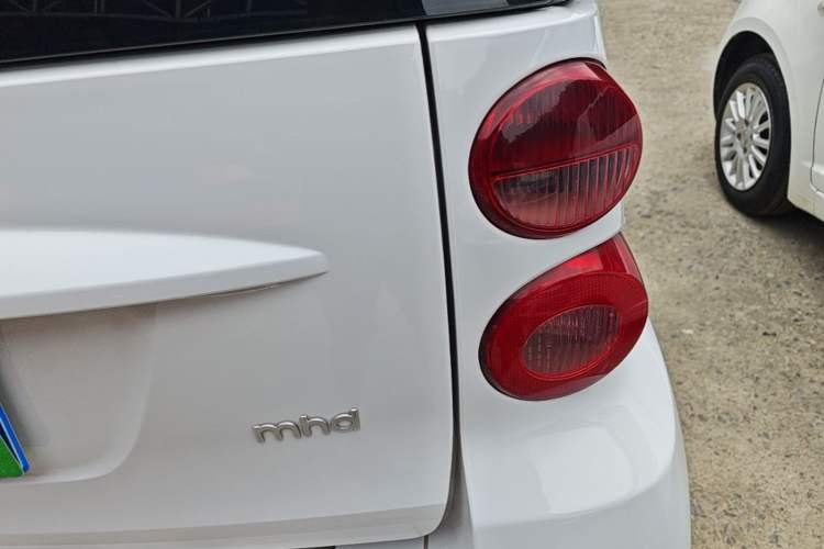 Used smart fortwo 2012 1.0 MHD Hardtop Standard Edition Right Rear Taillight