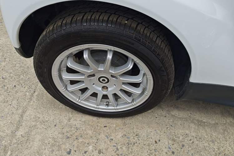 Used smart fortwo 2012 1.0 MHD Hardtop Standard Edition Right Rear Wheel Hub