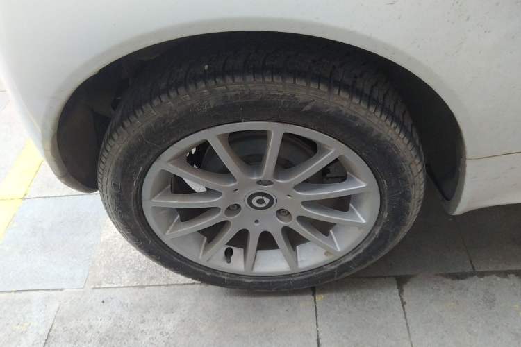 Used smart fortwo 2012 1.0 MHD Hardtop Comfort Edition Right Rear Wheel Hub