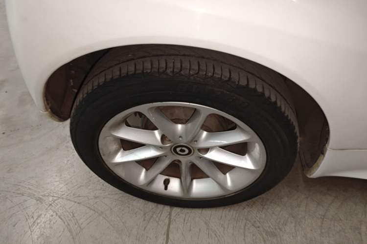 Used smart fortwo 2012 1.0 MHD Hardtop Passion Edition Right Rear Wheel Hub