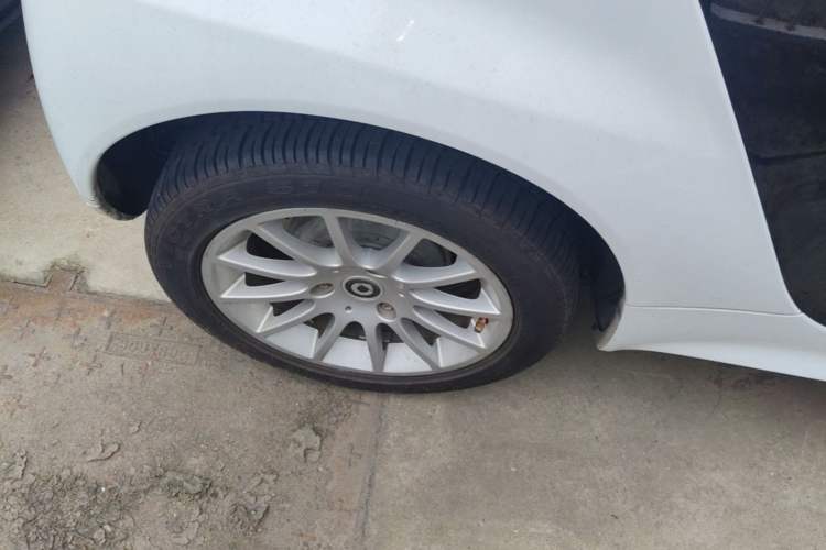 Used smart fortwo 2012 1.0 MHD Hardtop Comfort Edition Right Rear Wheel Hub