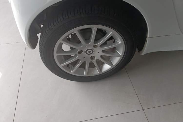 Used smart fortwo 2012 1.0 MHD Hardtop Comfort Edition Right Rear Wheel Hub