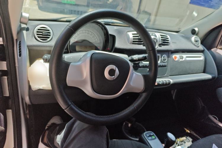 Used smart fortwo 2012 1.0 MHD Convertible Passion Edition Steering Wheel