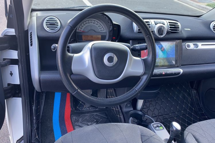 Used smart fortwo 2012 1.0 MHD Convertible Passion Edition Steering Wheel