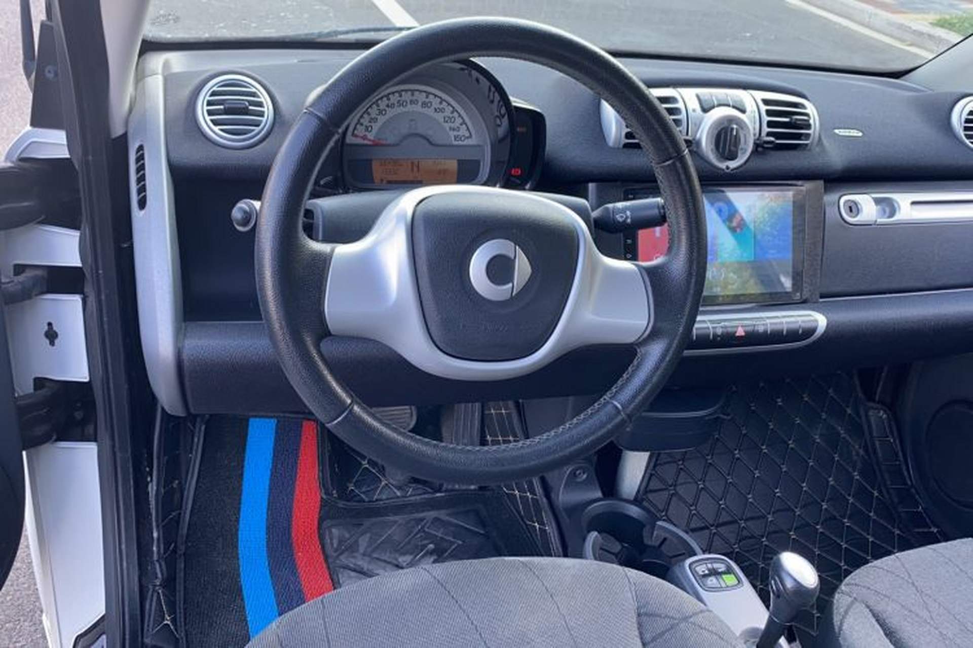 Used smart fortwo 2012 1.0 MHD Convertible Passion Edition Steering Wheel