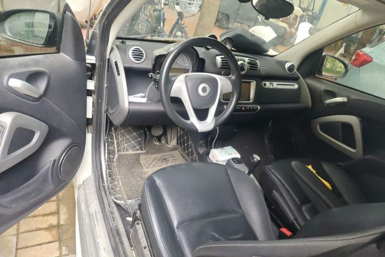Used smart fortwo 2012 1.0T Convertible Passion Edition Steering Wheel