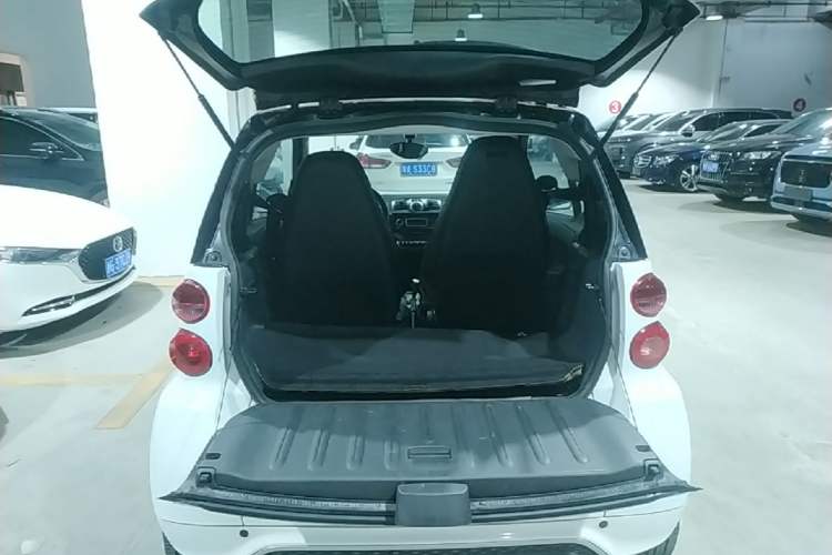 Used smart fortwo 2012 1.0 MHD Hardtop Comfort Edition Trunk