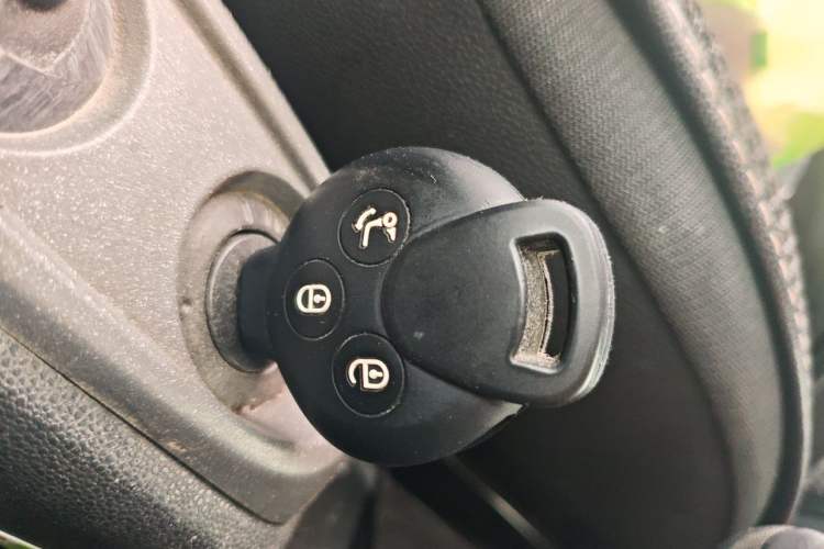 Used smart fortwo 2012 1.0 MHD Hardtop Standard Edition Vehicle Key