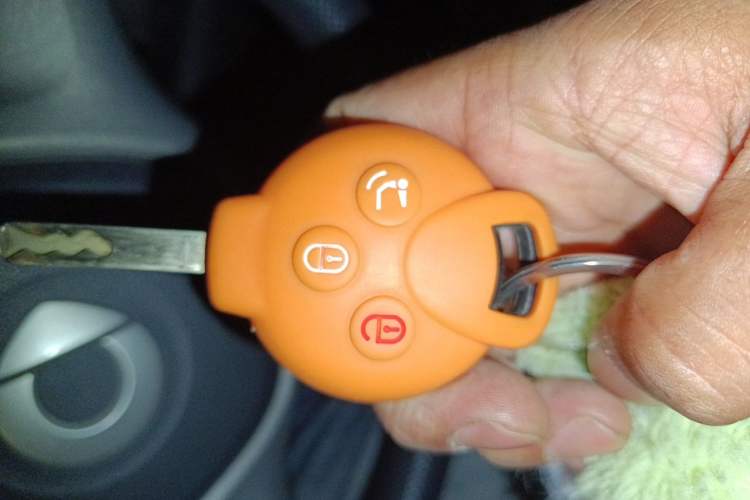 Used smart fortwo 2012 1.0 MHD Hardtop Standard Edition Vehicle Key