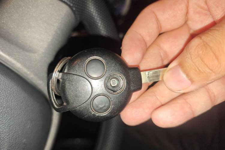 Used smart fortwo 2012 1.0 MHD Hardtop Standard Edition Vehicle Key
