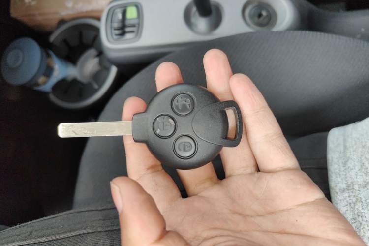 Used smart fortwo 2012 1.0 MHD Hardtop Standard Edition Vehicle Key
