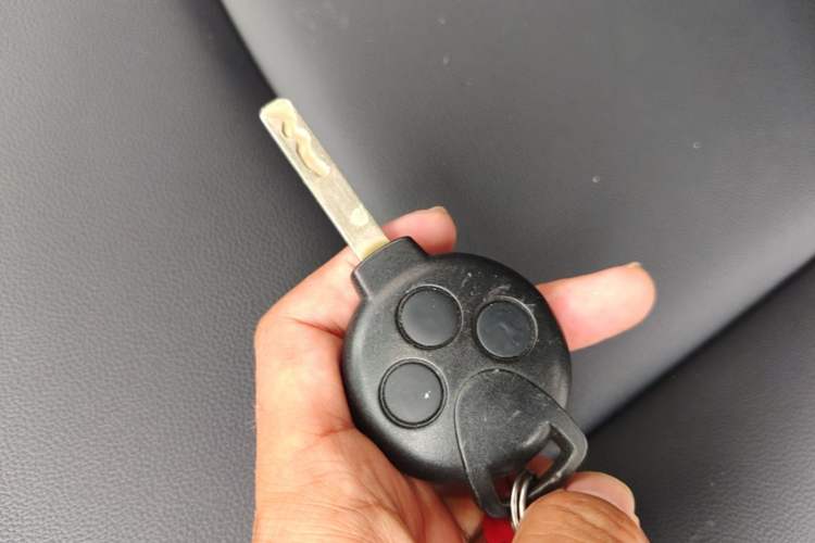 Used smart fortwo 2012 1.0 MHD Hardtop Comfort Edition Vehicle Key