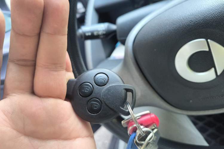 Used smart fortwo 2012 1.0 MHD Hardtop Standard Edition Vehicle Key