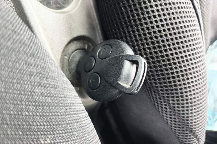 Used smart fortwo 2012 1.0 MHD Hardtop Standard Edition Vehicle Key