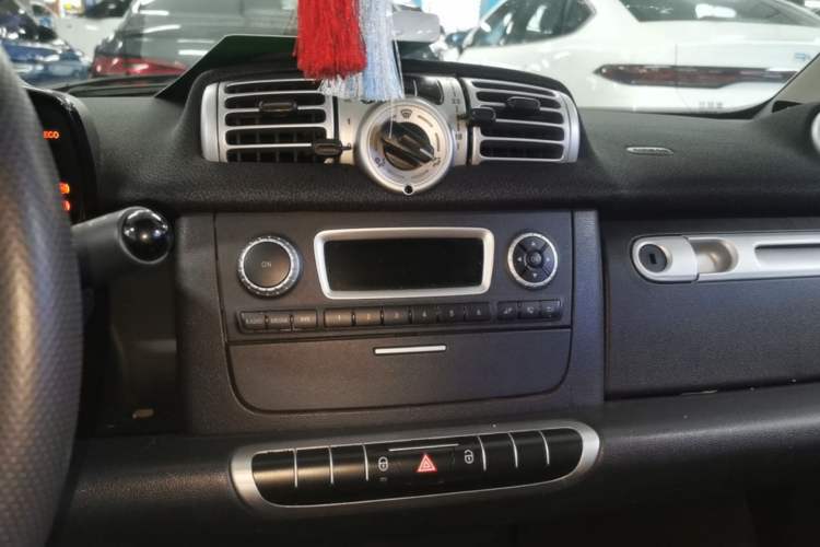 Used smart fortwo 2012 1.0 MHD Hardtop Standard Edition Audio And AC Panel