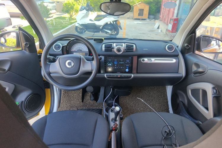 Used smart fortwo 2012 1.0 MHD Hardtop Standard Edition Center Console