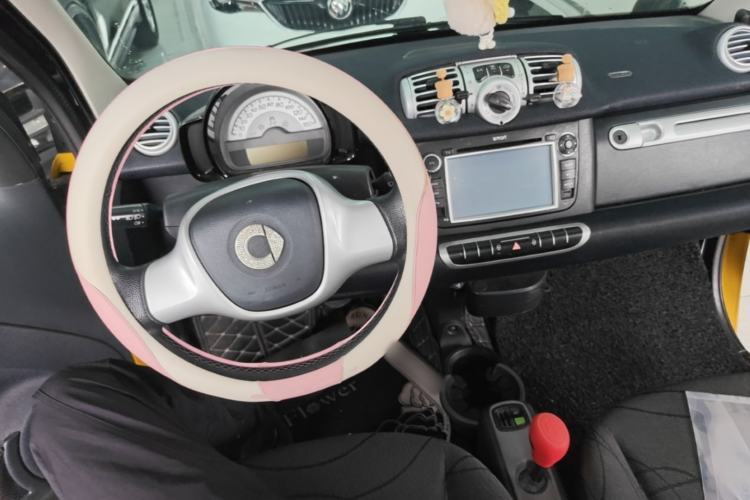 Used smart fortwo 2012 1.0 MHD Hardtop Passion Edition Center Console