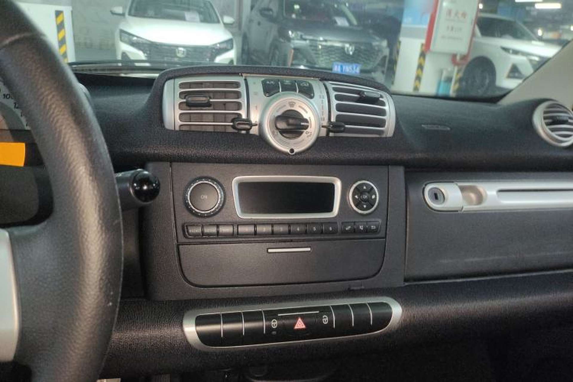 Used smart fortwo 2012 1.0 MHD Hardtop Passion Edition Center Console